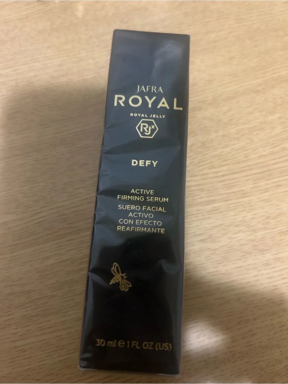 JAFRA ROYAL Defy Active Firming Serum - Black & Gold